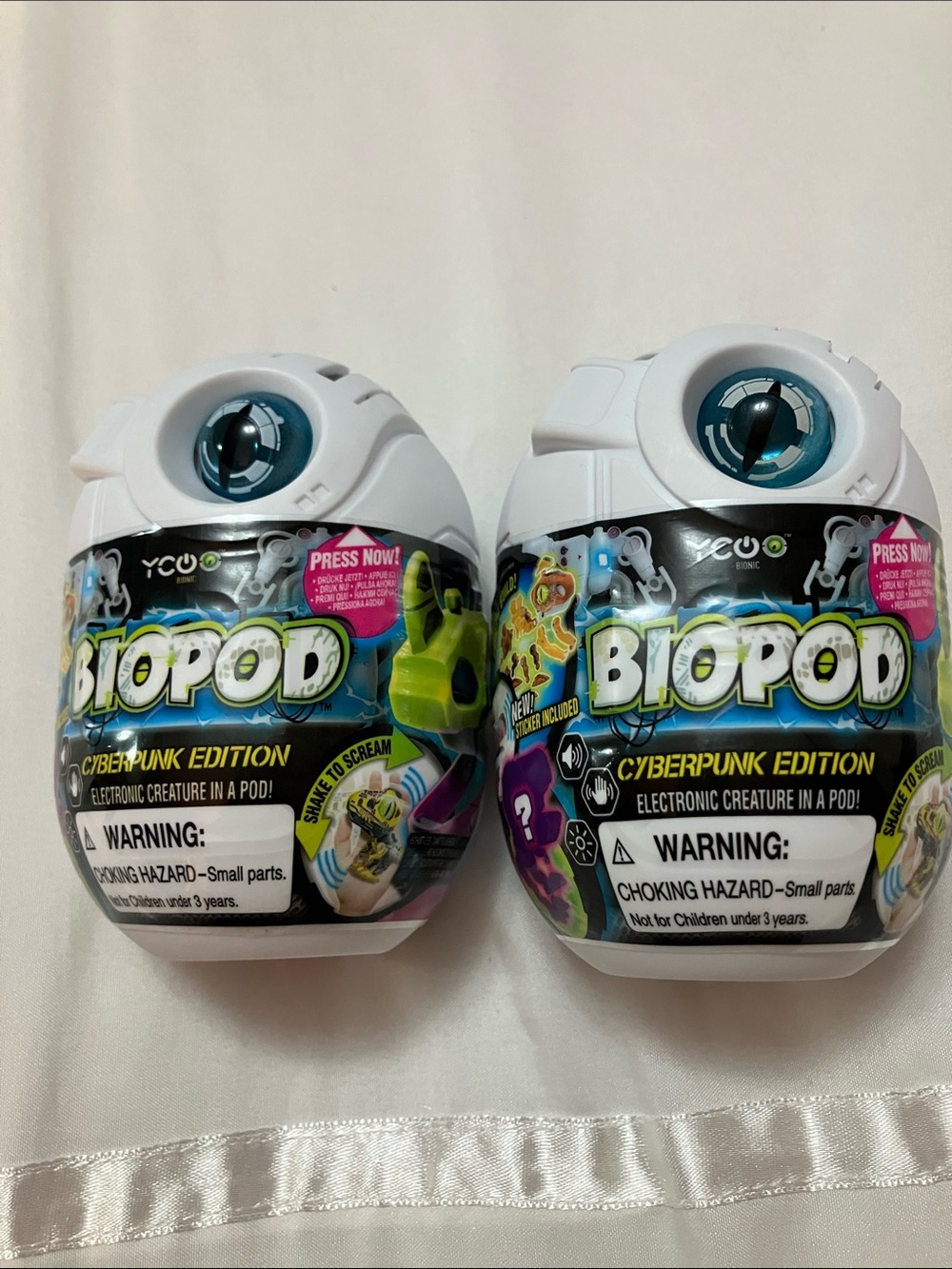 Cyberpunk Edition Electronic Creature Pod - White & Blue